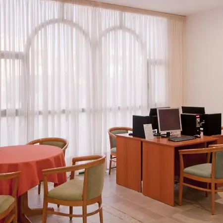 Alexandra Aparthotel 3*