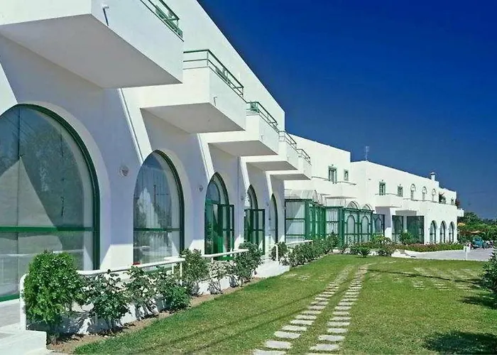 Alexandra Aparthotel 3*