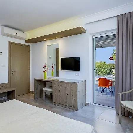 Aparthotel Alexandra 3*