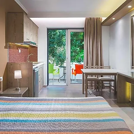 Alexandra Aparthotel 3*