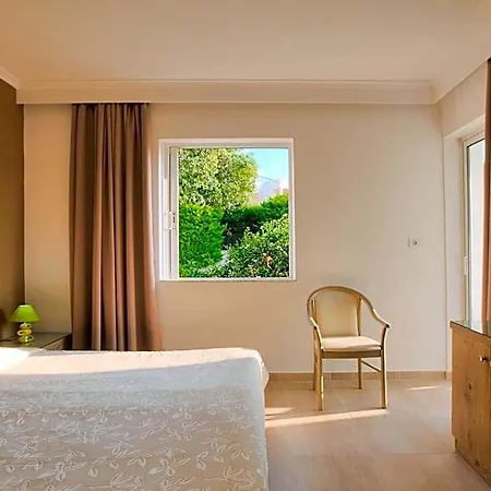 Alexandra Aparthotel 3*
