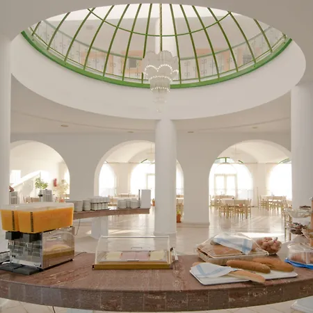 公寓式酒店 亚历山德拉海滩酒店 3*