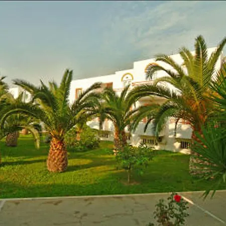 亚历山德拉海滩酒店 3*