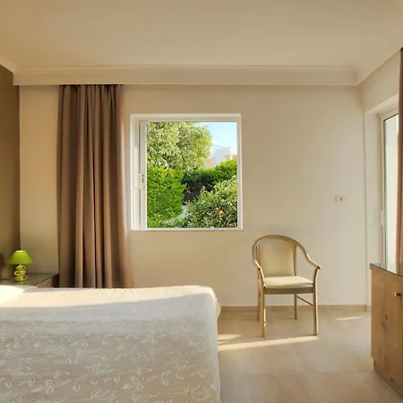 亚历山德拉海滩酒店 3* 科斯镇