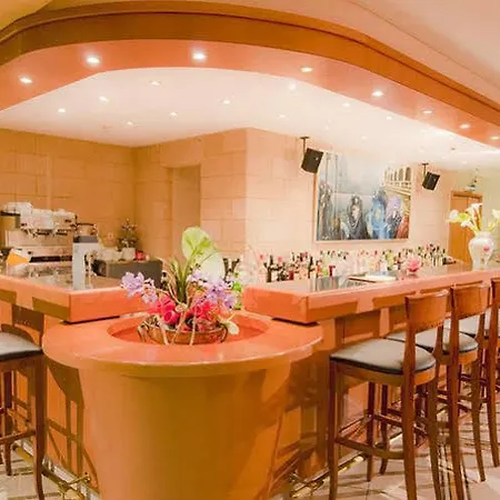 公寓式酒店 亚历山德拉海滩酒店 3*