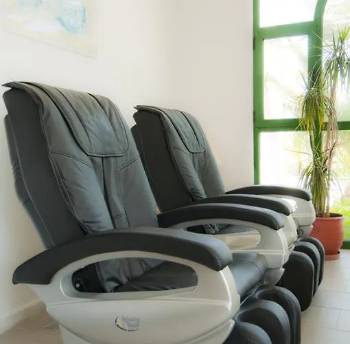 מלון דירות Alexandra 3*